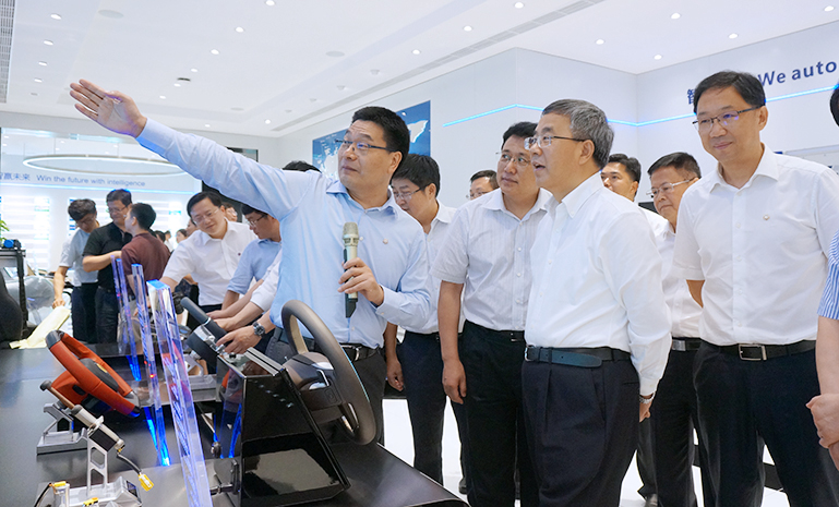 DSC01646 胡春华 官网使用.jpg