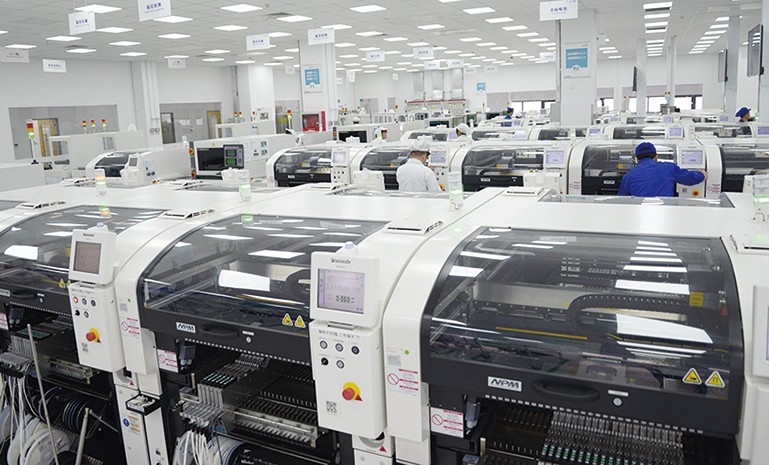 腾博会官网电子智能驾驶汽车电子生产车间 官网使用.jpg