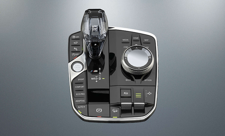 宝马汽车智能驾驶中控台施华洛世奇水晶版 官网使用.jpg